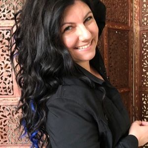 Meet your Posher, Jacqueline